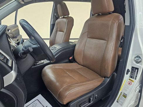 Used 2019 Toyota Highlander Limited Platinum FWD image 18