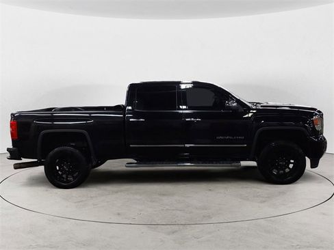 Used 2015 GMC Sierra 2500 Denali image 6