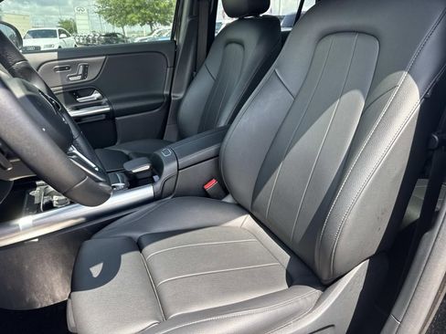 Used 2022 Mercedes-Benz GLA 250 w/ Premium Package Lite image 16