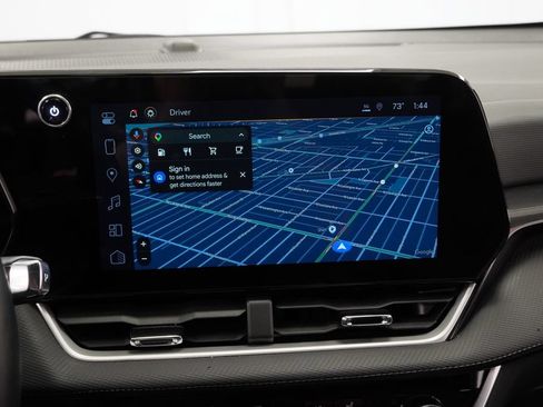 Certified 2025 Chevrolet Equinox LT FWD image 18