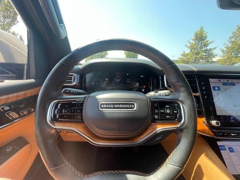 Used 2022 Jeep Grand Wagoneer Series III w/ Rear Seat Video Group 1 AWD/4WD image 13