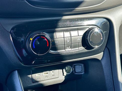 Used 2023 Buick Encore GX Preferred image 16