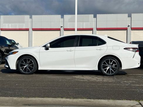 Certified 2024 Toyota Camry SE image 9