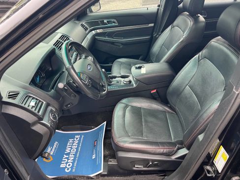 Used 2017 Ford Explorer Sport w/ Equipment Group 401A image 26