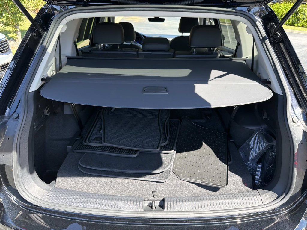 Used 2023 Volkswagen Tiguan SE FWD image 17