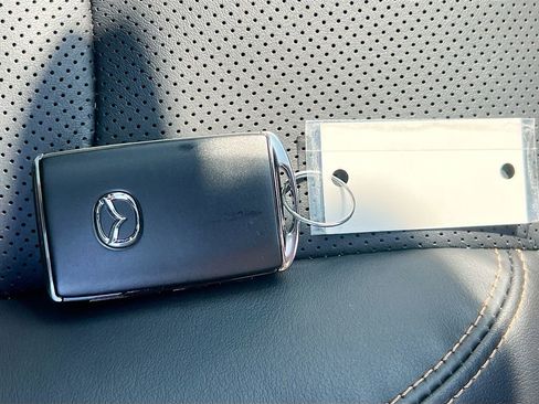 Used 2025 MAZDA CX-70 Plug-In Hybrid w/ Premium Plus image 37