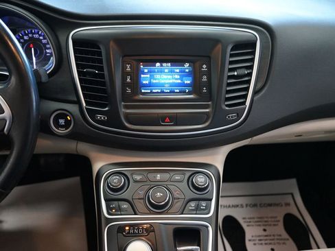 Used 2015 Chrysler 200 Limited w/ Convenience Group FWD image 7