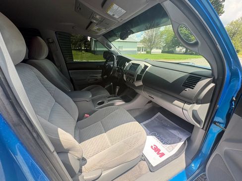 Used 2011 Toyota Tacoma 4x4 Double Cab w/ SR5 Pkg #2 image 10