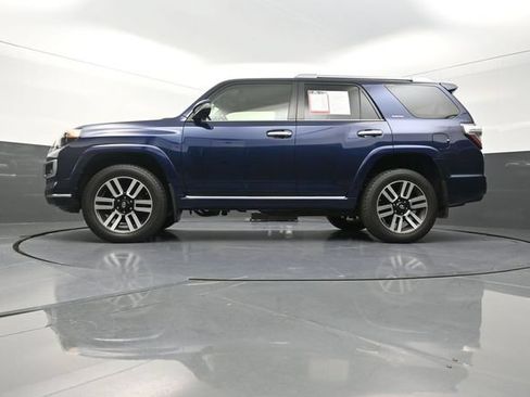 Used 2018 Toyota 4Runner Limited AWD/4WD image 34