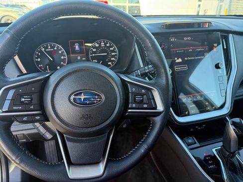 Used 2021 Subaru Outback Limited image 12