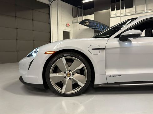 Used 2022 Porsche Taycan RWD image 2
