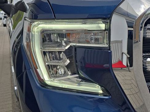 Used 2022 GMC Sierra 1500 SLE image 10