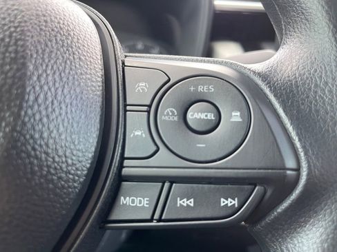 Used 2025 Toyota Corolla LE image 25