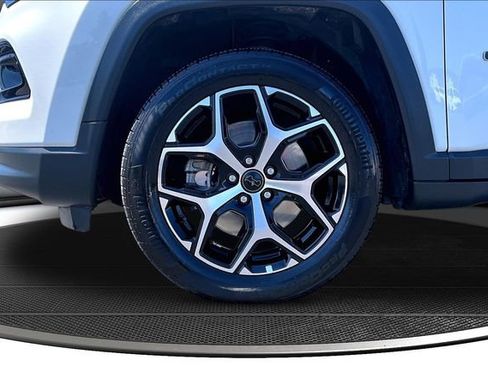 Used 2025 Jeep Compass Limited AWD/4WD image 33