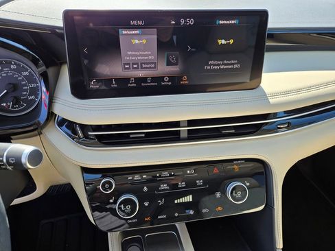 Used 2022 INFINITI QX60 Pure image 26