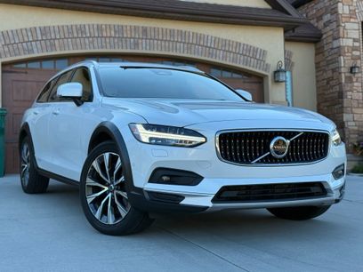 Used 2022 Volvo V90 B6 Cross Country