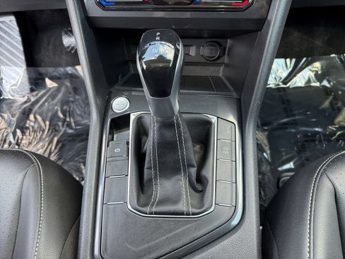 Used 2023 Volkswagen Tiguan SE FWD image 20