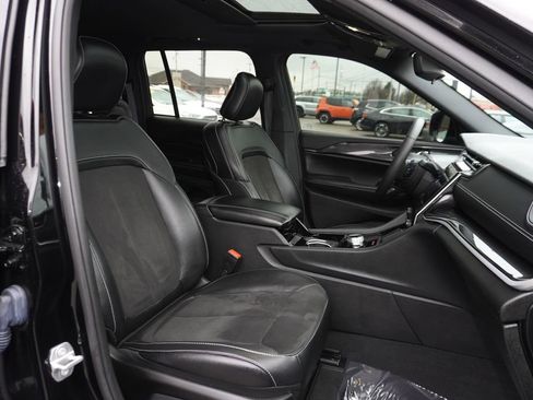 Used 2023 Jeep Grand Cherokee Altitude image 28