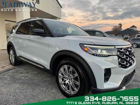 Used 2025 Ford Explorer Platinum image 4