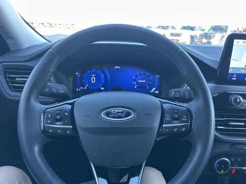 Used 2022 Ford Escape Titanium w/ Class II Trailer Tow Package image 27