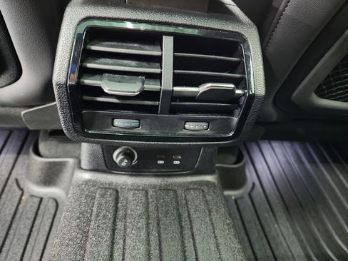 Used 2024 Audi Q3 2.0T Premium image 35