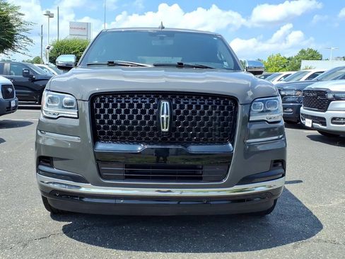 Used 2022 Lincoln Navigator Black Label AWD/4WD image 2