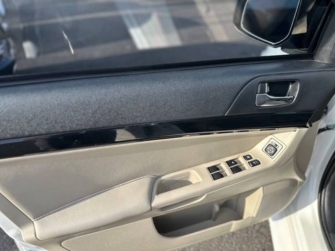 Used 2016 Mitsubishi Lancer ES FWD image 12