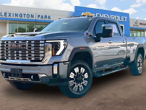 Used 2024 GMC Sierra 3500 Denali w/ Denali Reserve Package image 12
