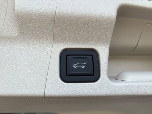 Certified 2023 GMC Acadia Denali w/ Denali Ultimate Package FWD image 46