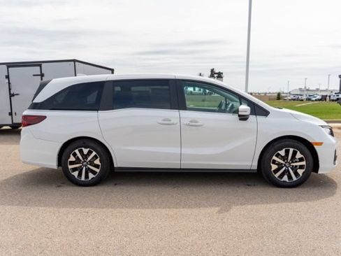 Used 2024 Honda Odyssey EX-L image 8