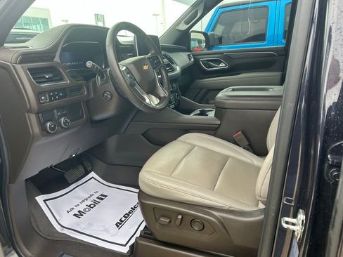 Used 2024 Chevrolet Tahoe LT w/ Luxury Package image 4