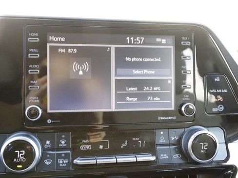 Used 2020 Toyota Highlander L image 24