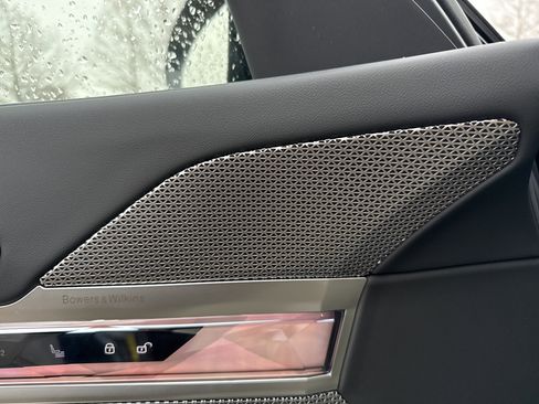 New 2026 BMW 750e xDrive image 21