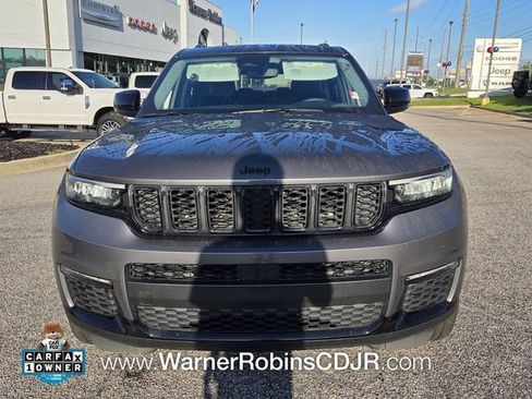 Used 2023 Jeep Grand Cherokee L Limited w/ Black Appearance Package RWD image 2