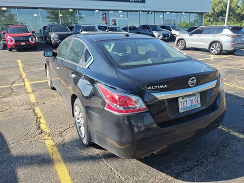 Used 2015 Nissan Altima 2.5 S w/ Power Driver Seat Package FWD image 2