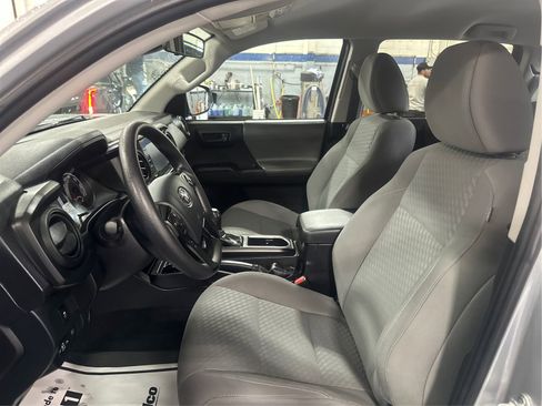 Used 2023 Toyota Tacoma SR AWD/4WD image 9