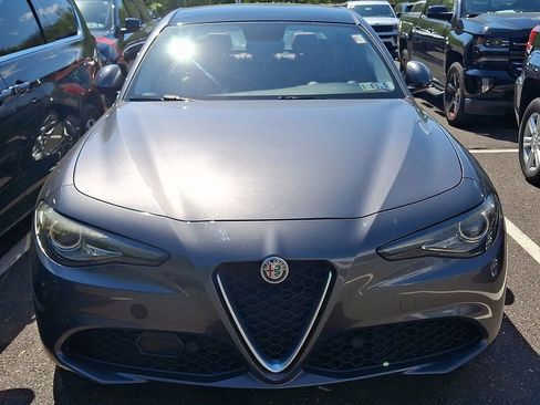 Used 2018 Alfa Romeo Giulia Ti AWD/4WD image 3