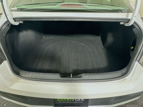 Used 2024 Hyundai Elantra SEL FWD image 29
