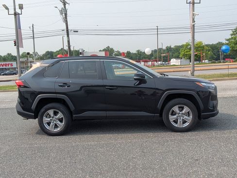 Used 2023 Toyota RAV4 XLE FWD image 8