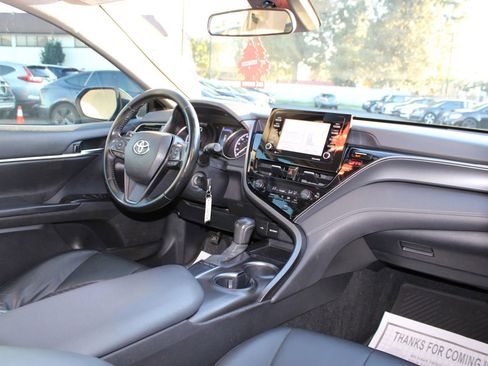 Used 2023 Toyota Camry SE image 30