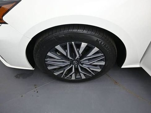 Used 2025 Nissan Altima 2.5 SV image 31