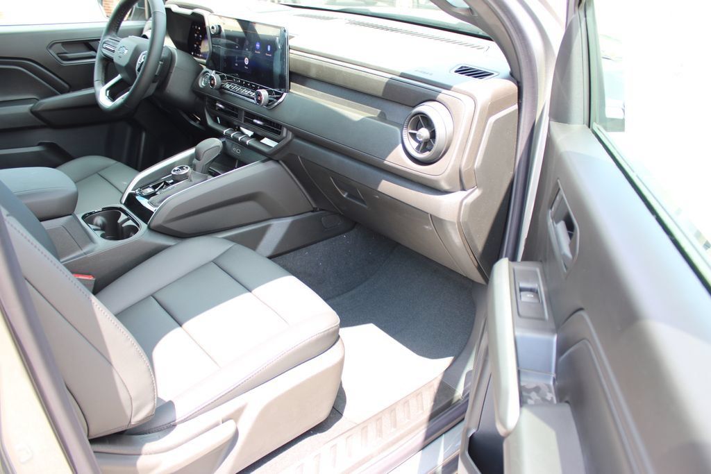 New 2026 Chevrolet Colorado Trail Boss w/ Midnight Edition AWD/4WD image 48