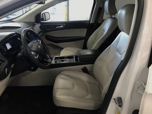 Used 2022 Ford Edge Titanium AWD/4WD image 9