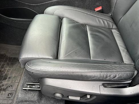 Used 2023 Volvo XC40 B5 Plus w/ Driver Assist Package image 10