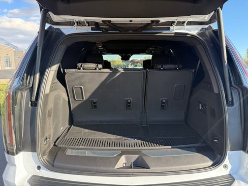 Used 2026 Cadillac Escalade Platinum Sport w/ LPO, ONYX Package image 14