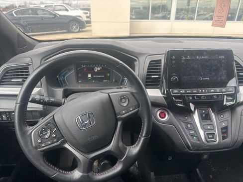 Used 2024 Honda Odyssey Sport image 4