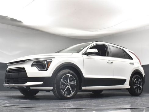 Used 2025 Kia Niro EX image 34