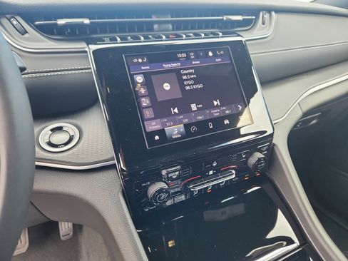 New 2025 Jeep Grand Cherokee L Laredo w/ Luxury Tech Group I image 13