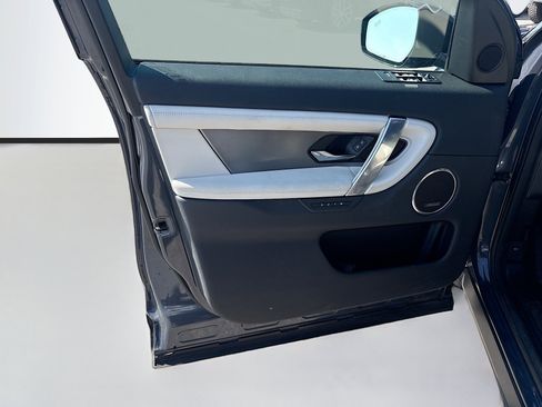 Used 2025 Land Rover Discovery Sport Dynamic SE image 22