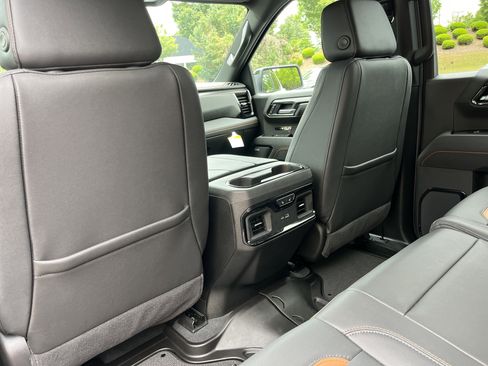 Used 2025 GMC Sierra 1500 AT4 w/ AT4 Premium Package AWD/4WD image 22